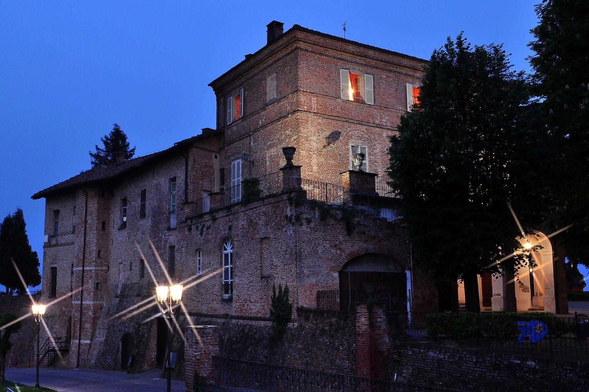 La Foresteria Del Castello - Wellness Hotel In Dimora Storica Castell'Alfero ภายนอก รูปภาพ